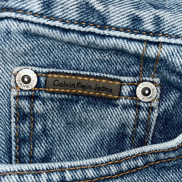 Calvin Klein Jeans Jr Low Rider Jean Shorts All Over Sandblast Size 7 - Picture 2 of 6